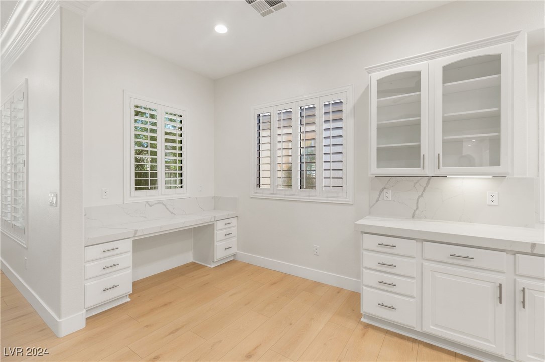 4194 Agosta Luna Place