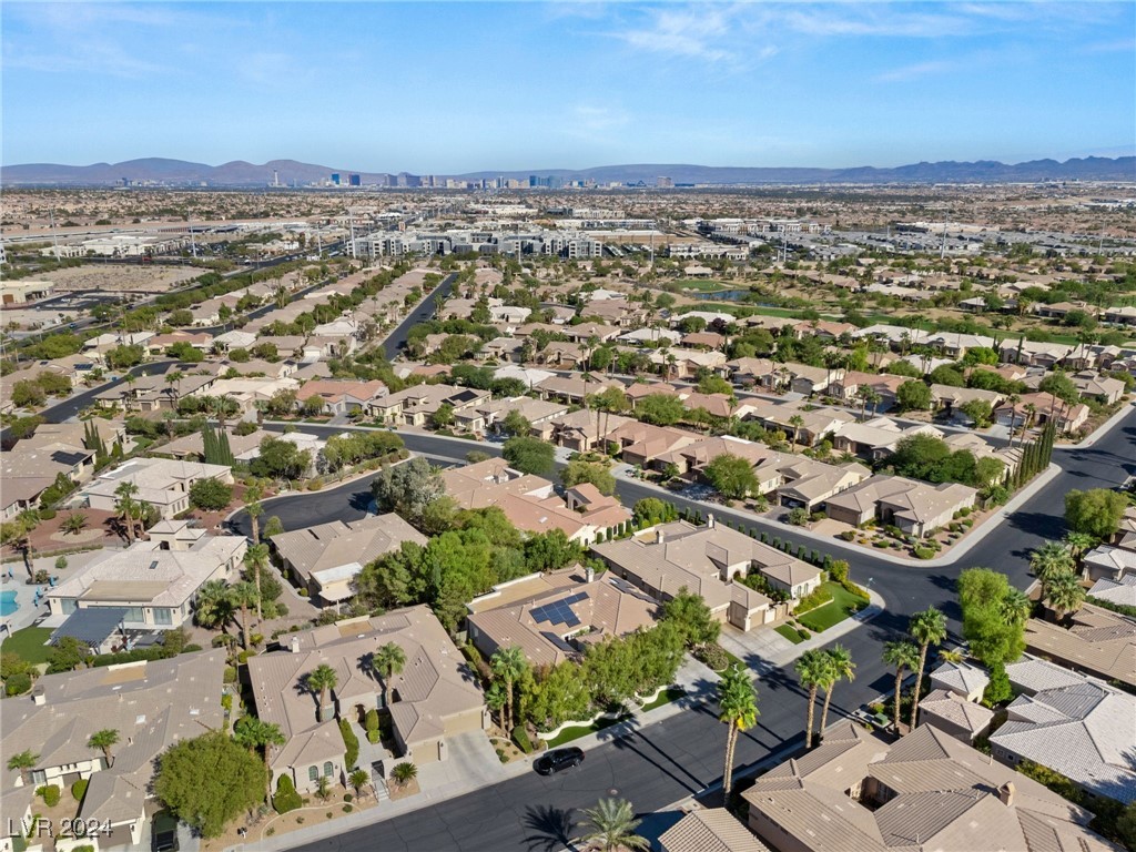 4194 Agosta Luna Place