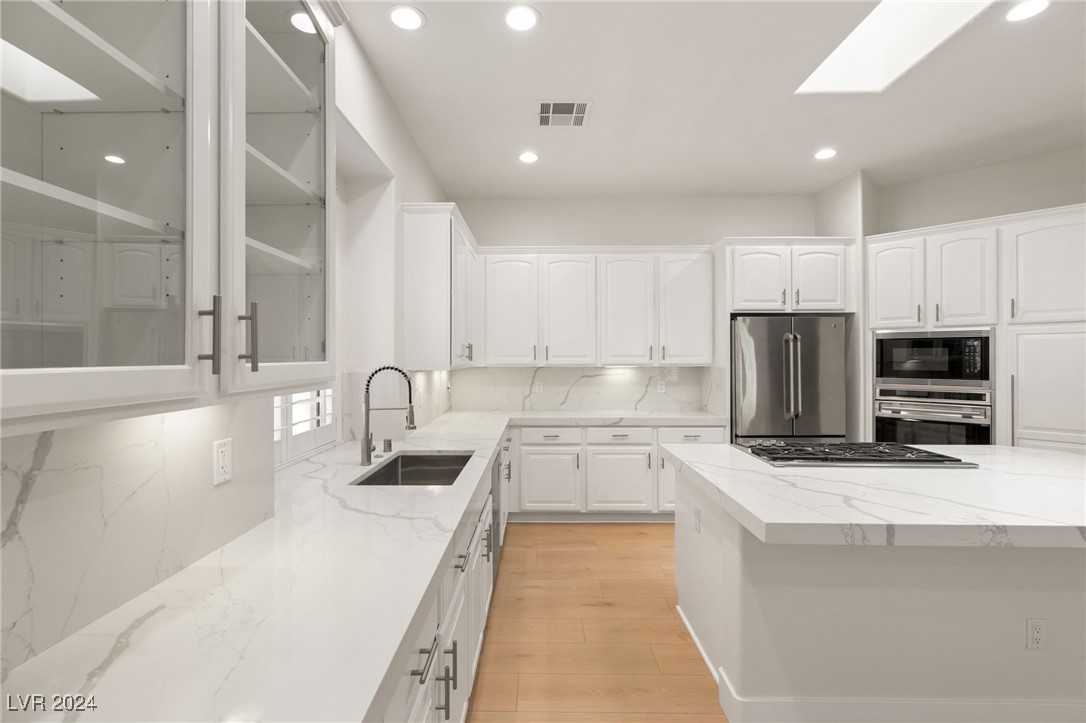 4194 Agosta Luna Place