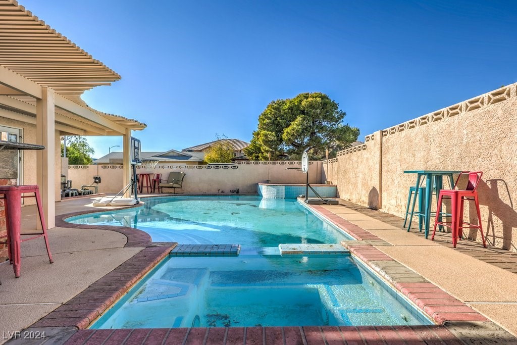 4608 Diamond Head Drive