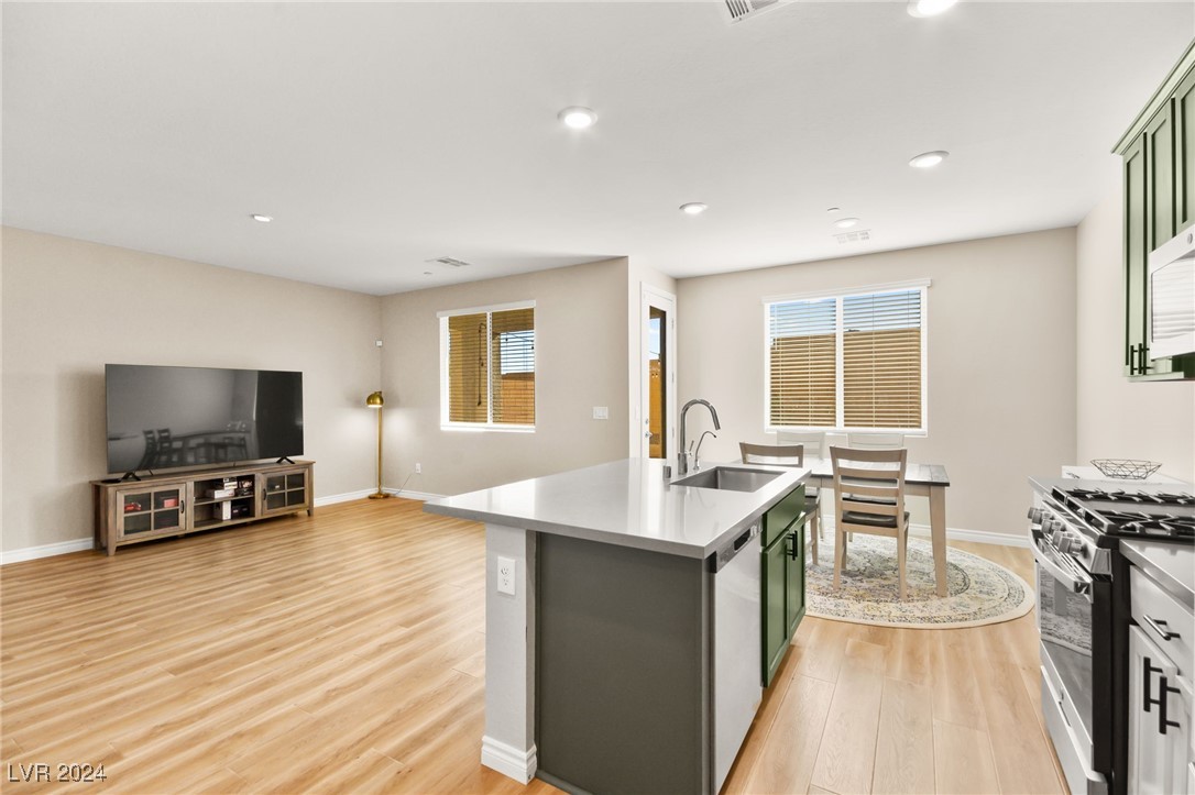 9851 Mojave Mountain Street