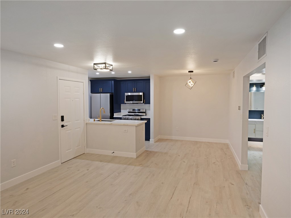 1901 Rio Canyon Court 103