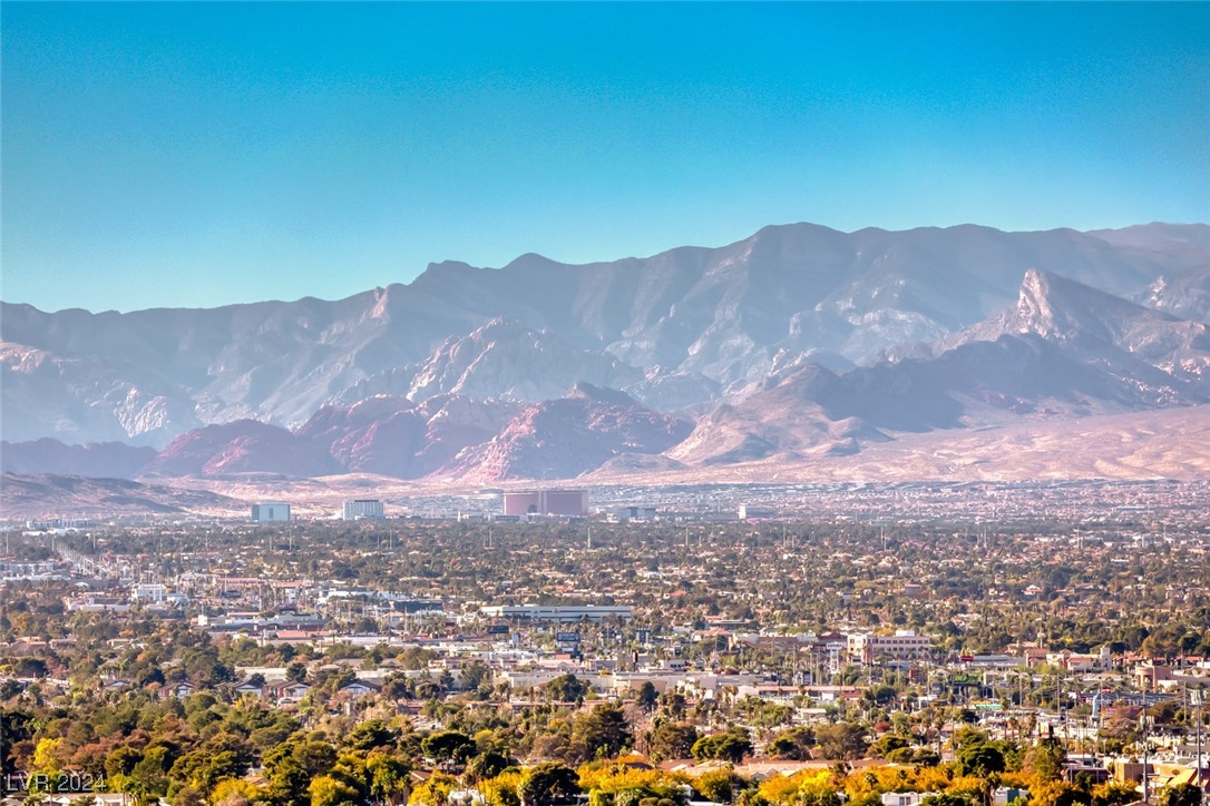 2700 Las Vegas Boulevard 2411