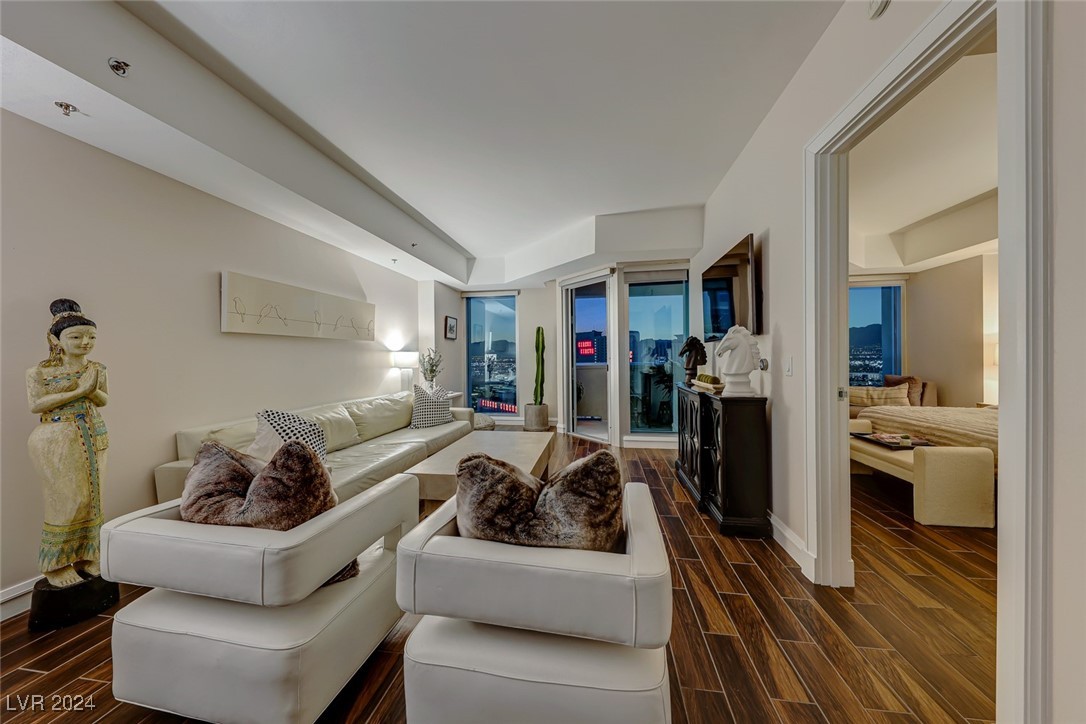 2700 Las Vegas Boulevard 2411