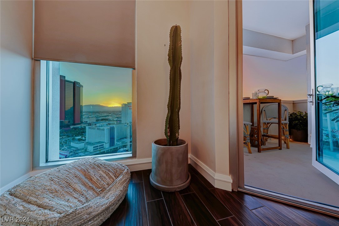 2700 Las Vegas Boulevard 2411