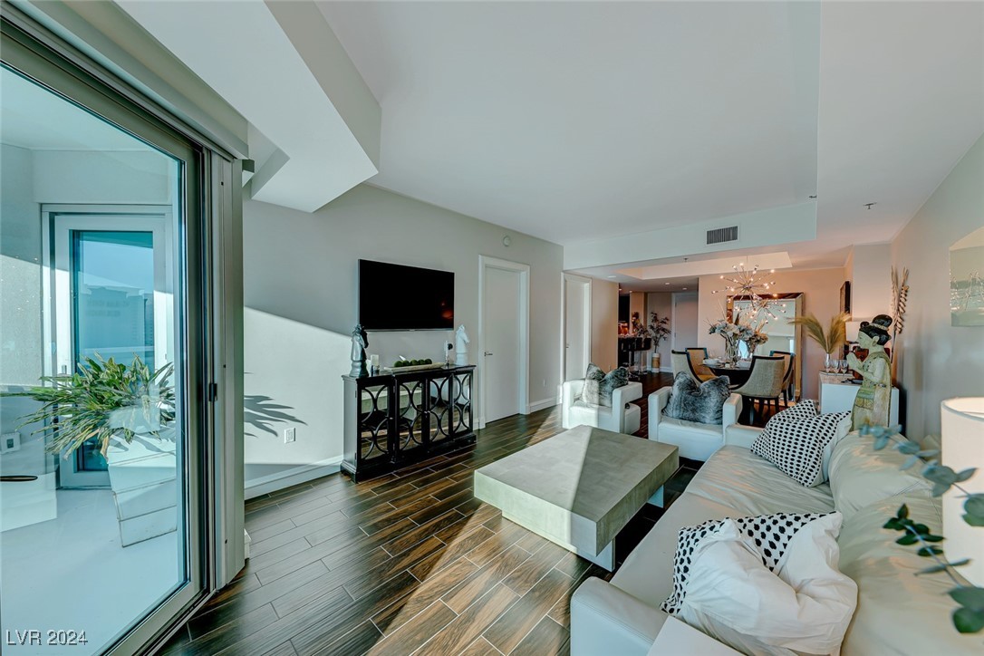 2700 Las Vegas Boulevard 2411