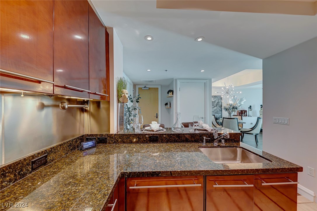 2700 Las Vegas Boulevard 2411