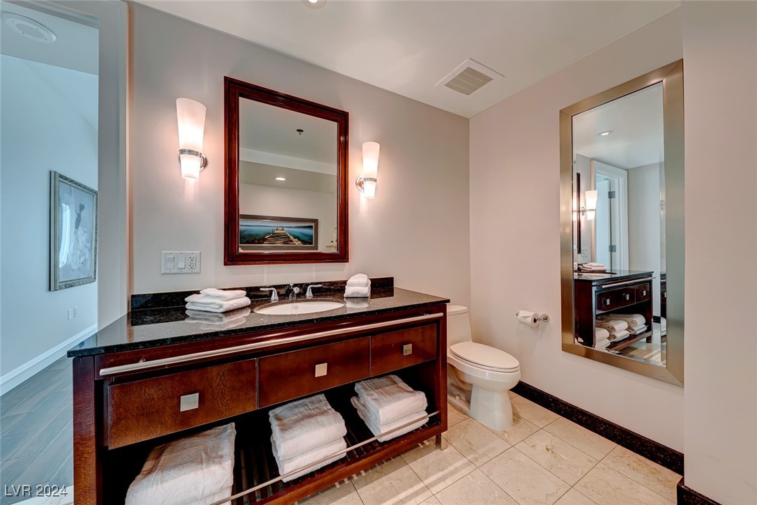 2700 Las Vegas Boulevard 2411