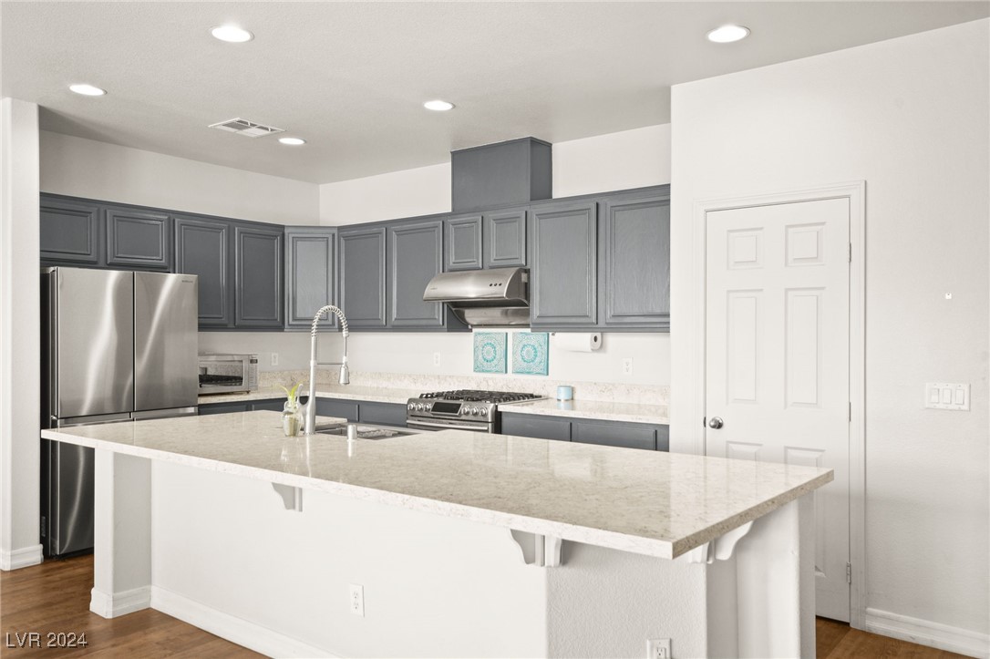 7443 Coyote Cave Avenue