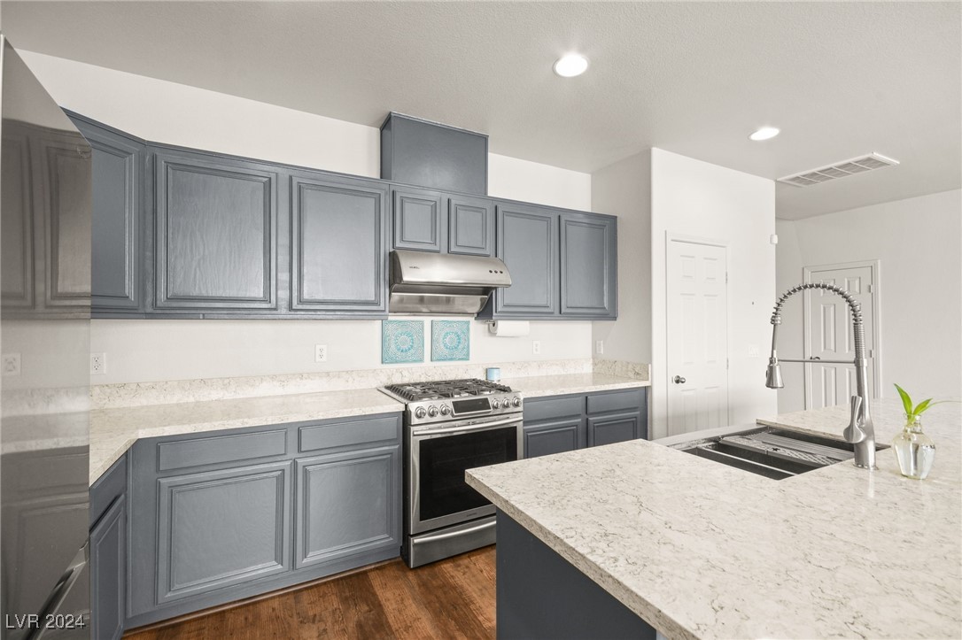 7443 Coyote Cave Avenue