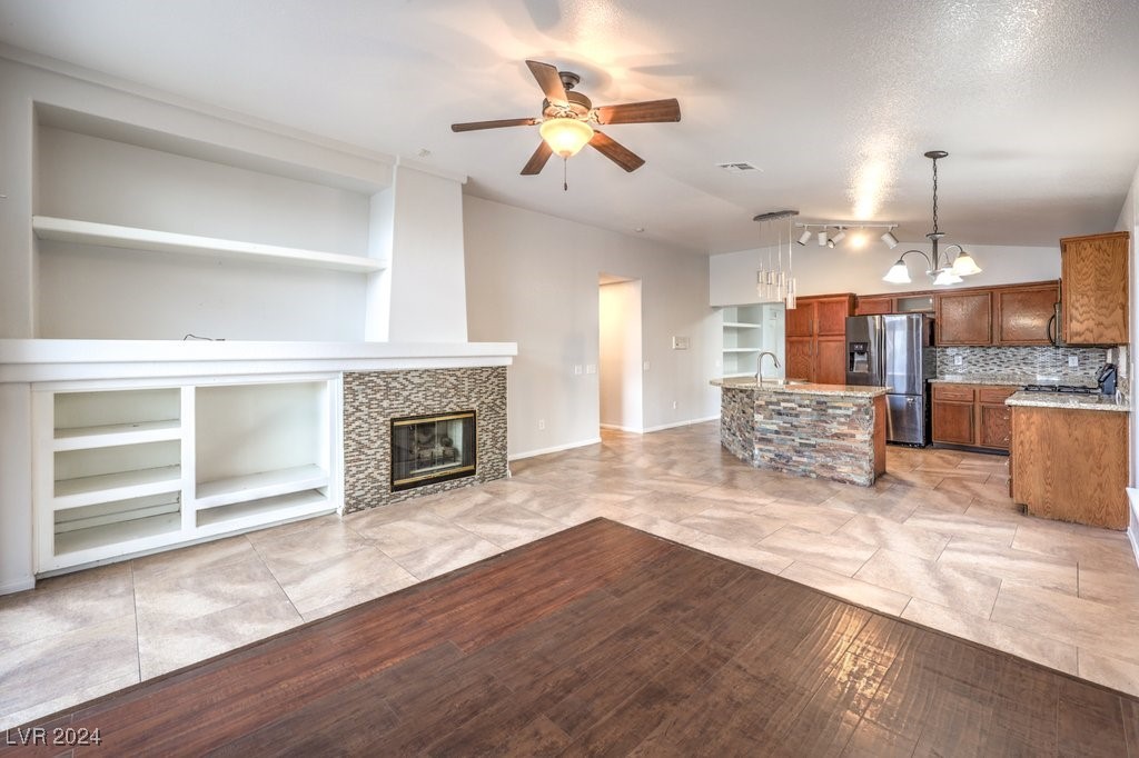 1675 English Rose Drive