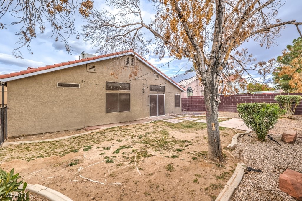 1675 English Rose Drive