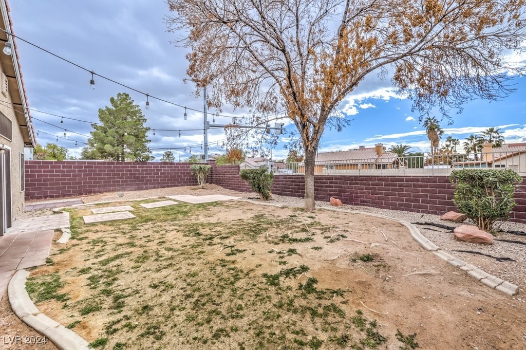 1675 English Rose Drive