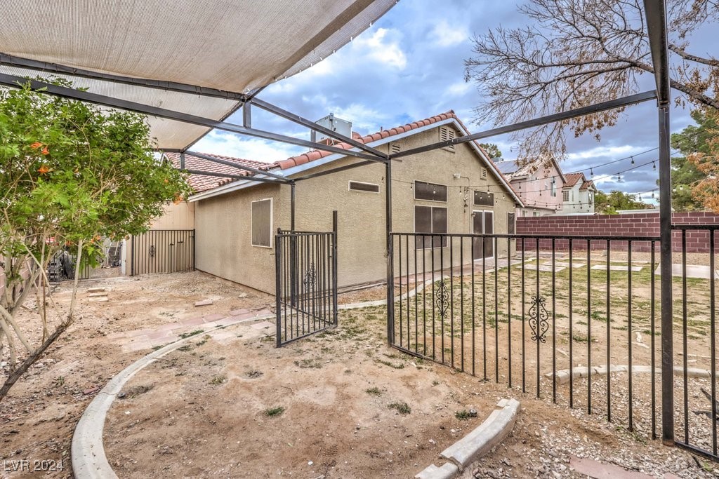 1675 English Rose Drive