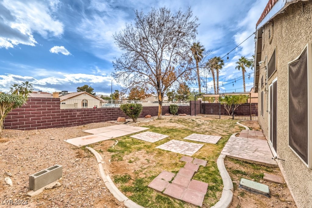 1675 English Rose Drive