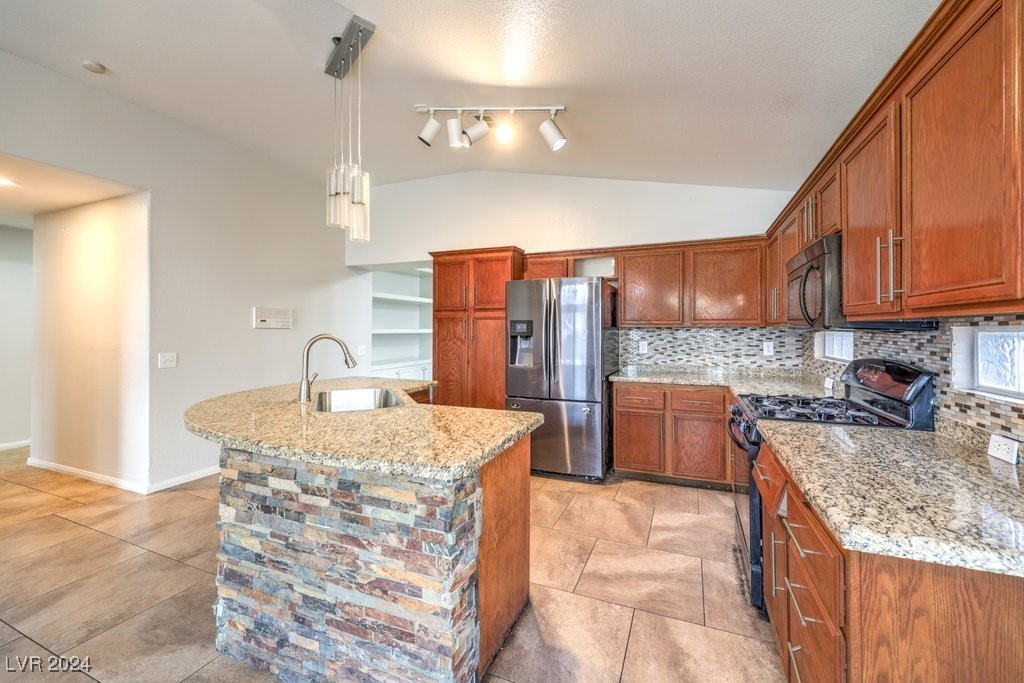 1675 English Rose Drive