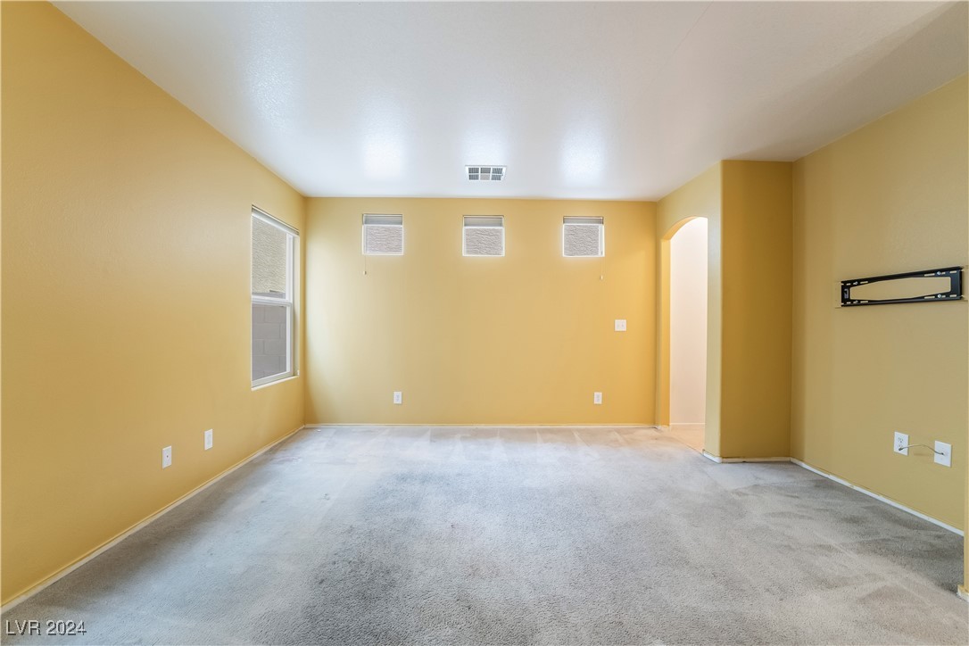 10332 Perfect Parsley Street