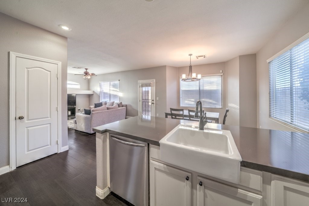 8572 Peaceful Dreams Street