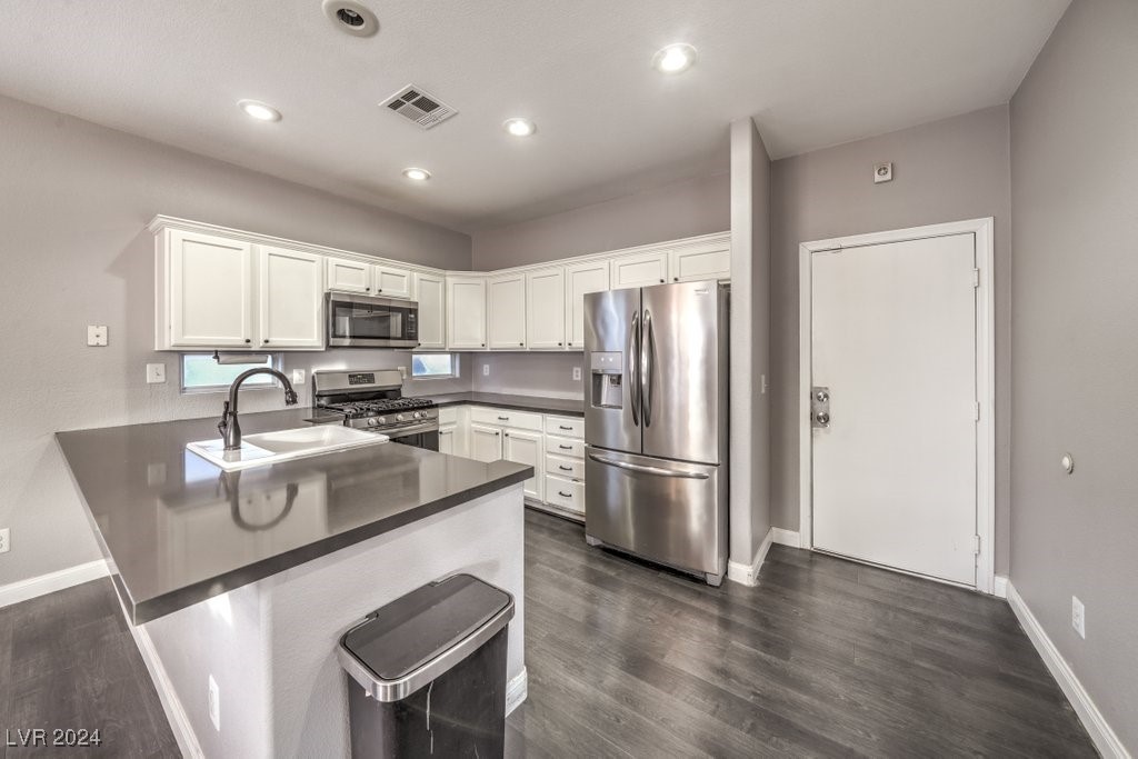 8572 Peaceful Dreams Street