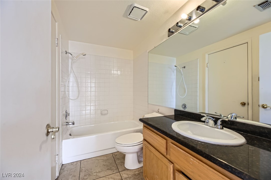 1904 Leaning Pine Way