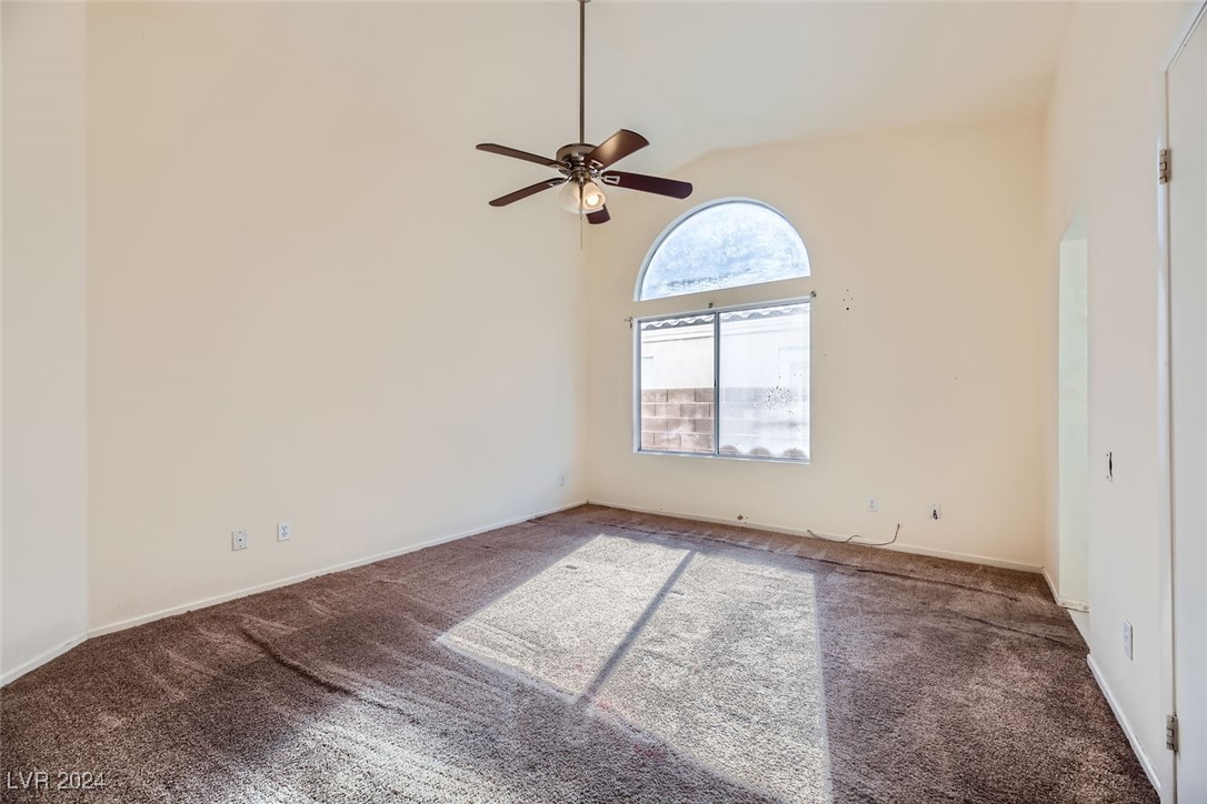 1904 Leaning Pine Way