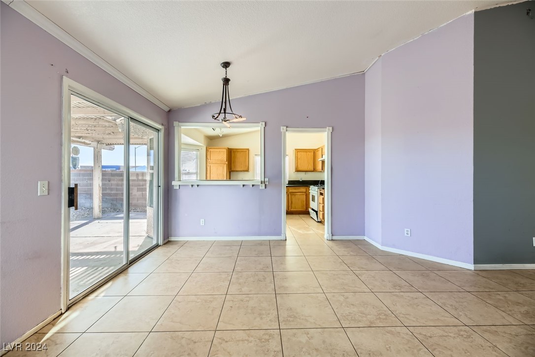 1904 Leaning Pine Way