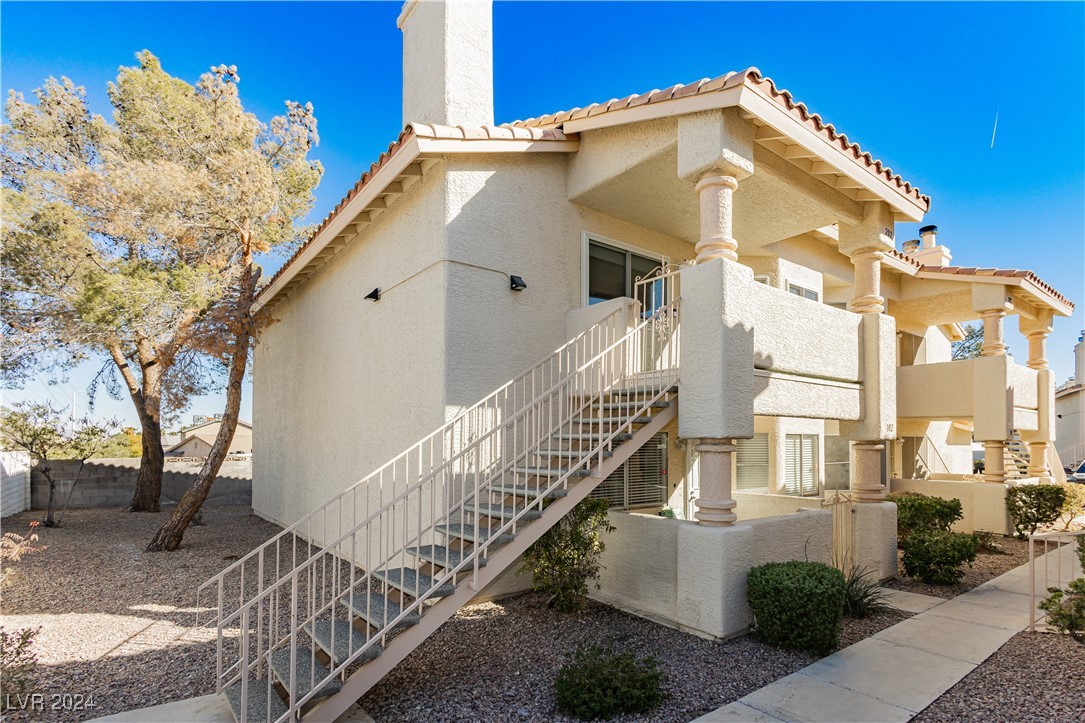 933 Rockview Drive 202