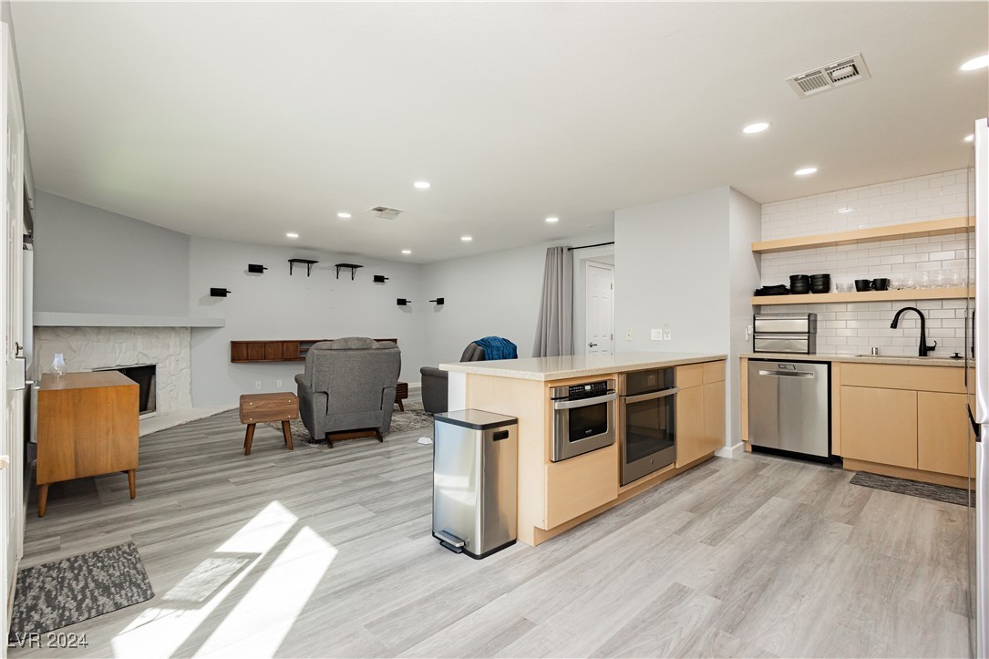 933 Rockview Drive 202