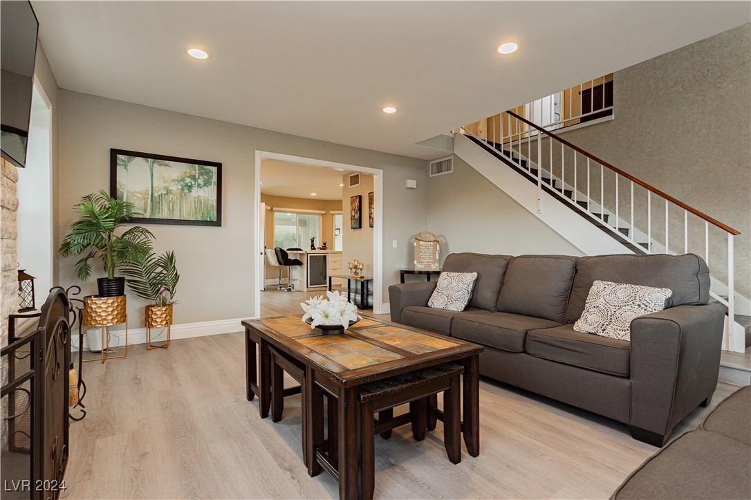 8401 Dunphy Court