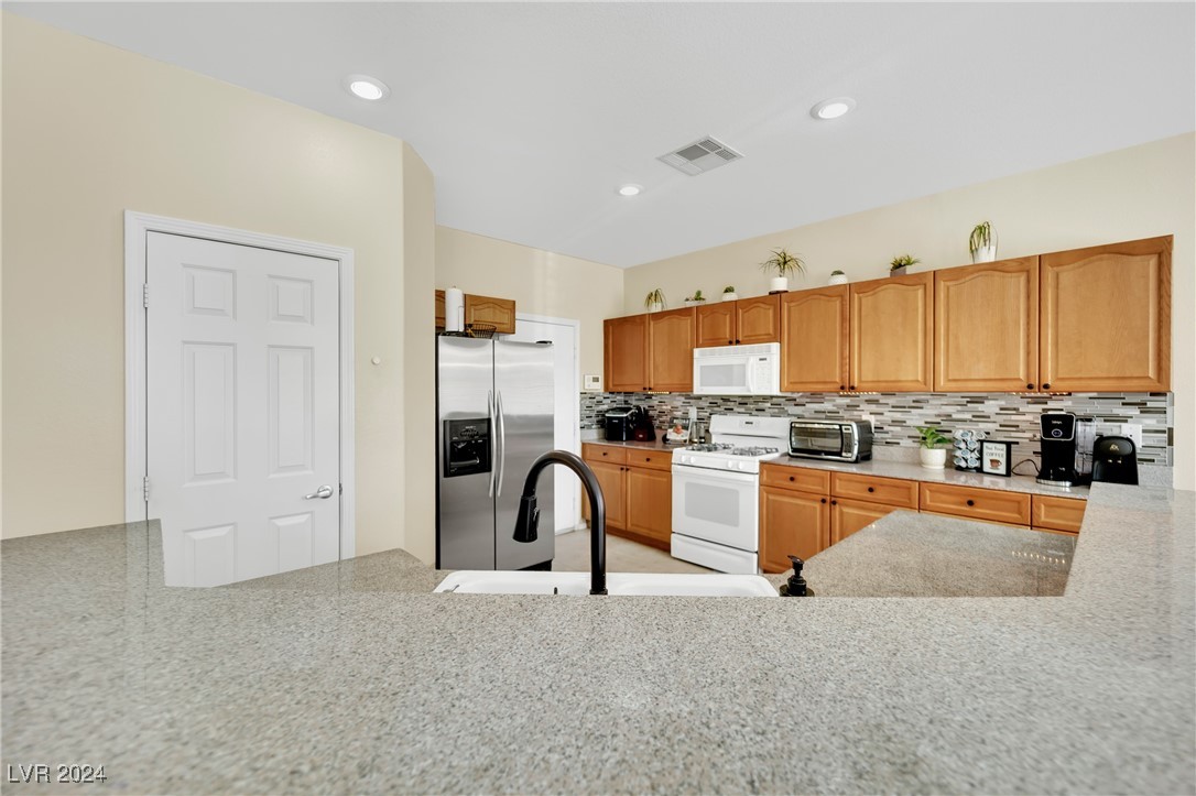 6750 Pastel Camellia Street