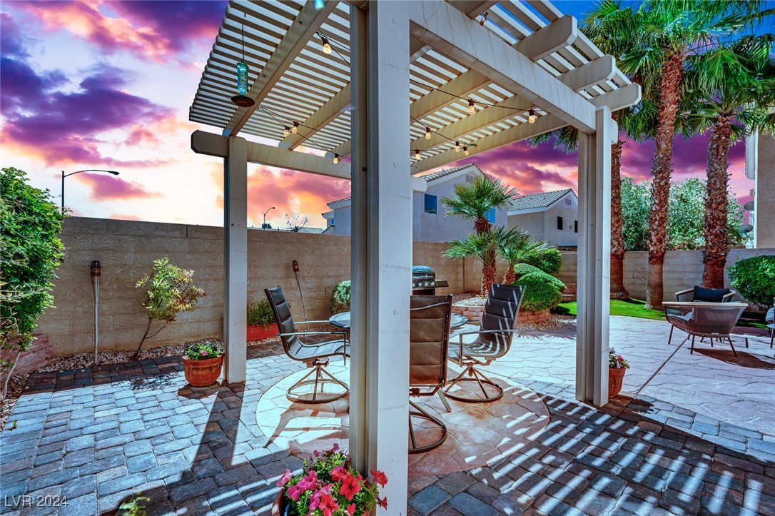 6750 Pastel Camellia Street