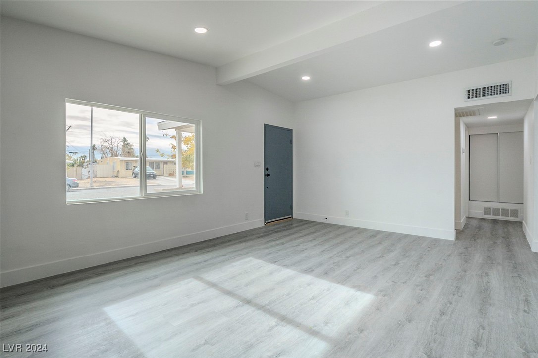 1614 El Segundo Avenue