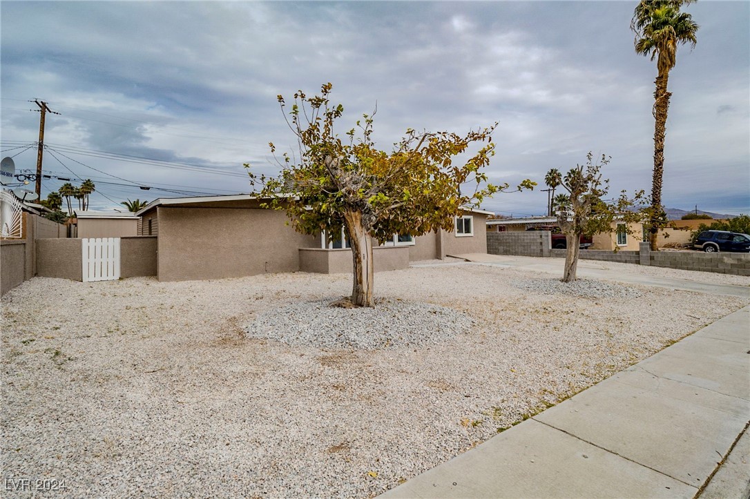 1614 El Segundo Avenue