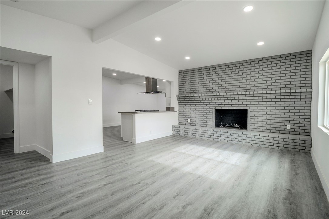 1614 El Segundo Avenue