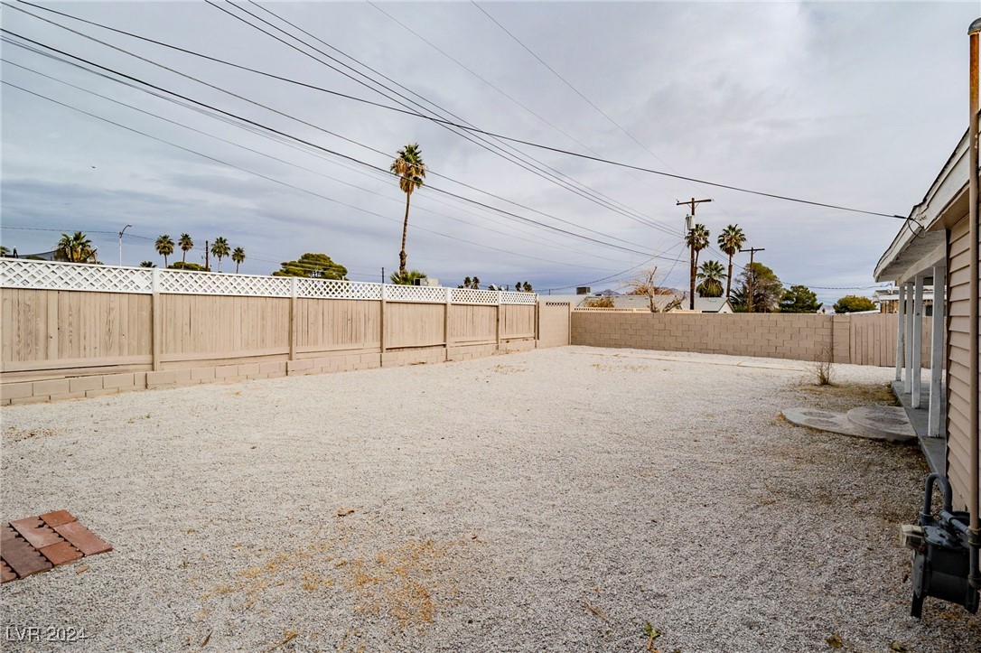 1614 El Segundo Avenue