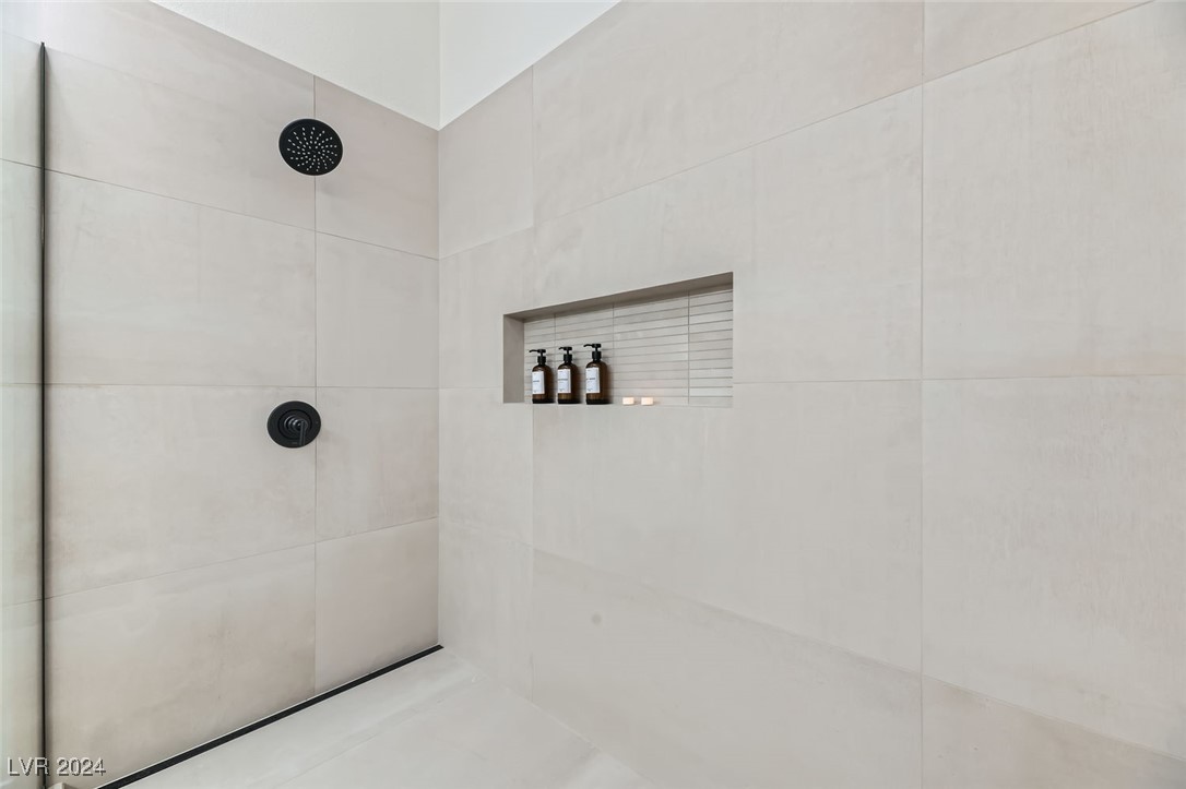 10810 Porto Foxi Street