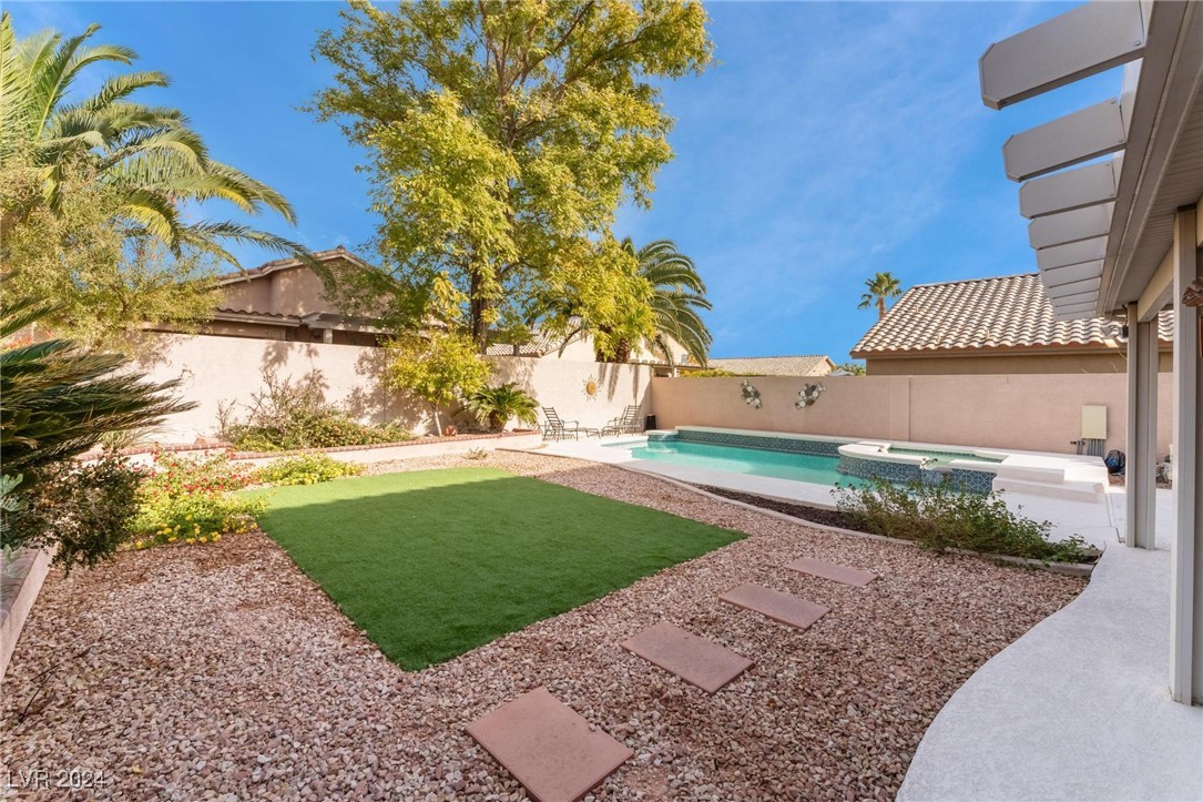 8216 Valley Stream Avenue