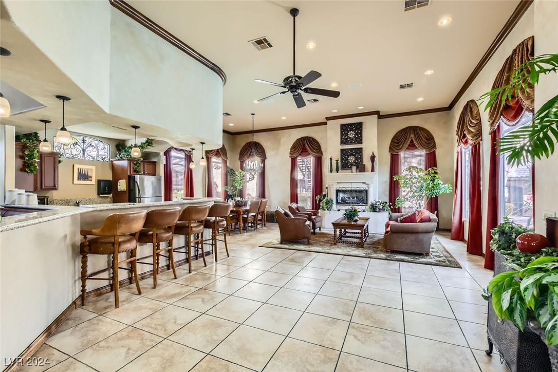 4400 South Jones Boulevard 1017