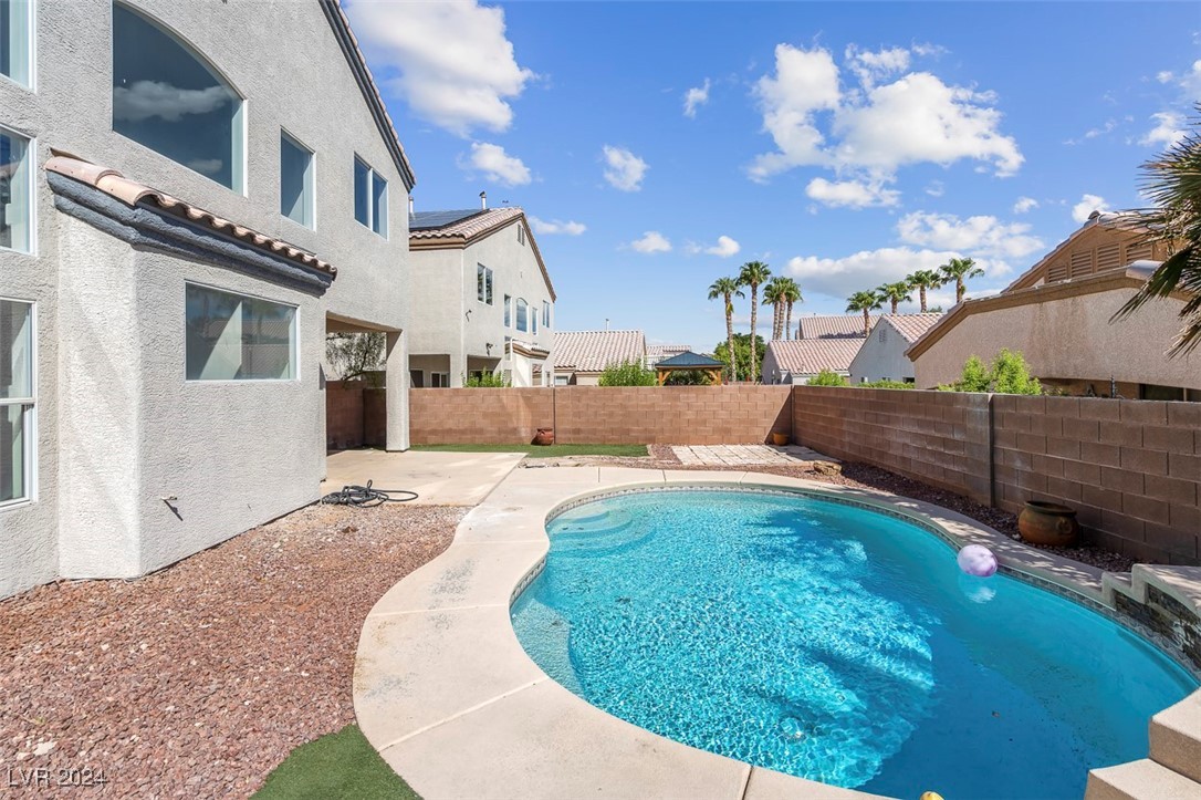 7717 Rainbow Cove Drive