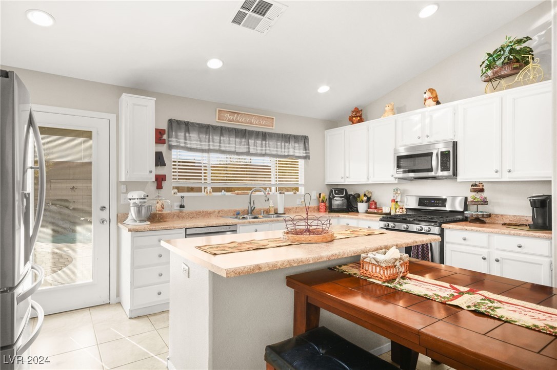 7909 Lovely Pine Place