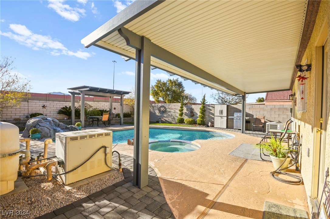 7909 Lovely Pine Place