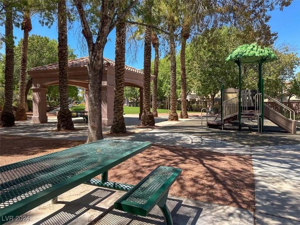 2110 Mooreview Street