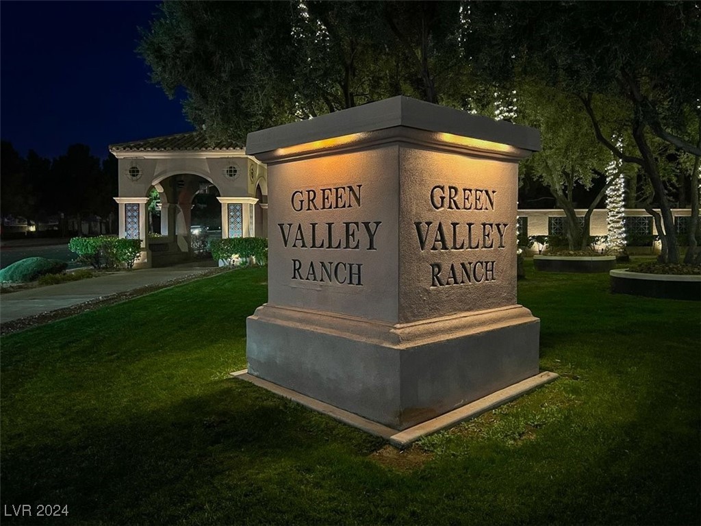 2110 Mooreview Street