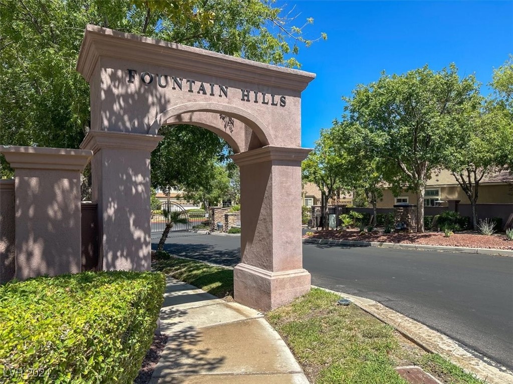 2110 Mooreview Street