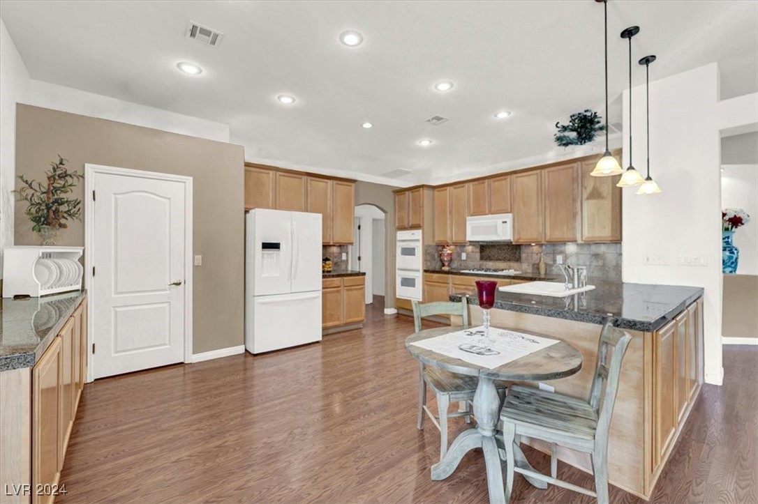 2110 Mooreview Street