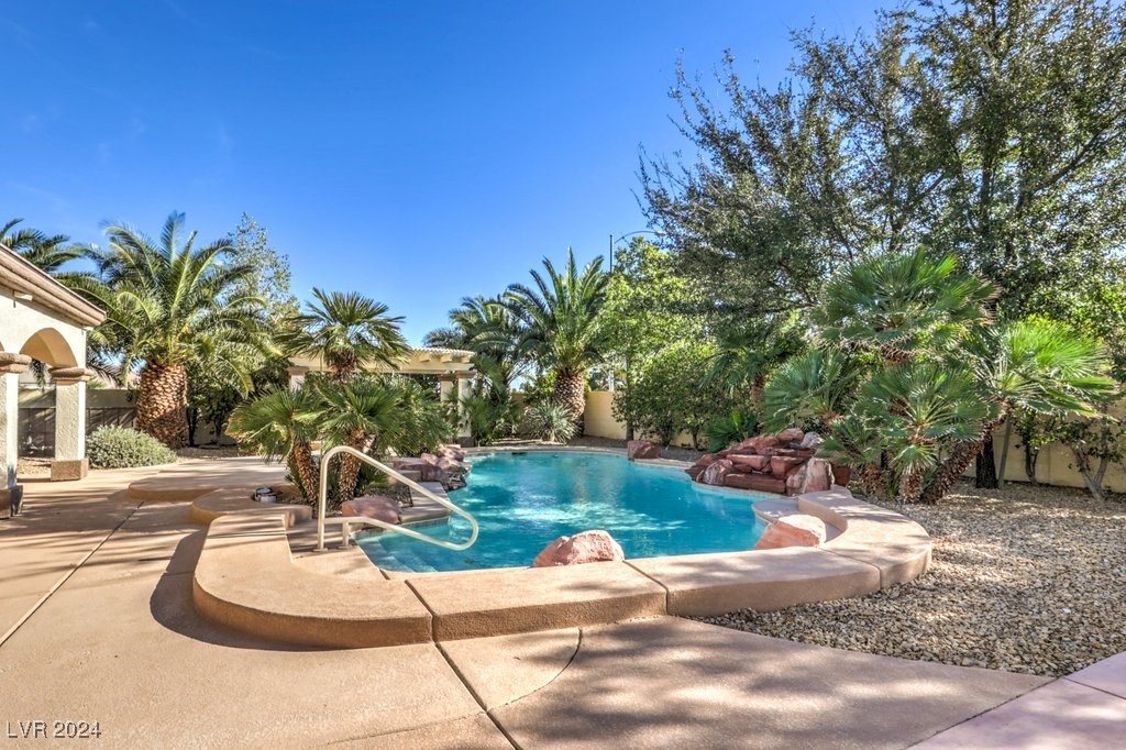 5845 Pristine Falls Avenue