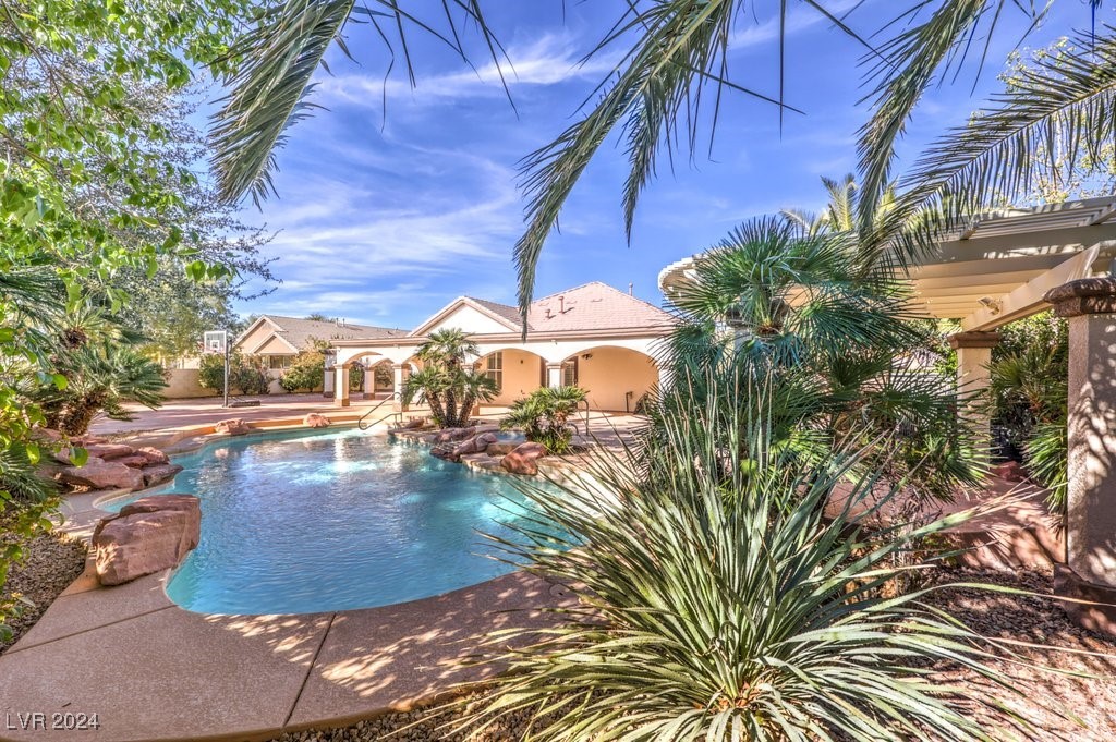 5845 Pristine Falls Avenue