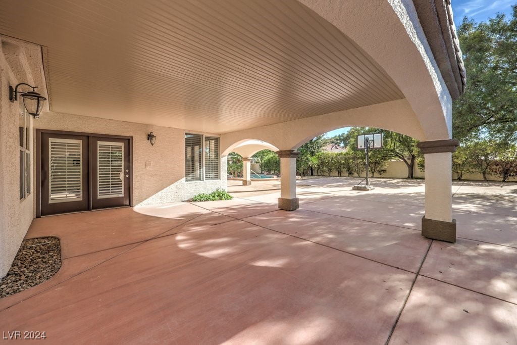 5845 Pristine Falls Avenue