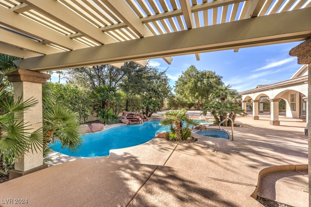 5845 Pristine Falls Avenue