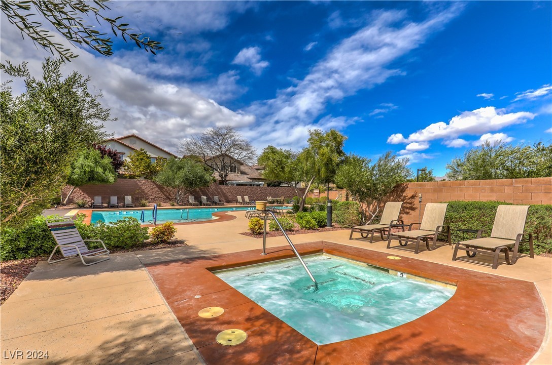 10439 Prairie Mountain Avenue